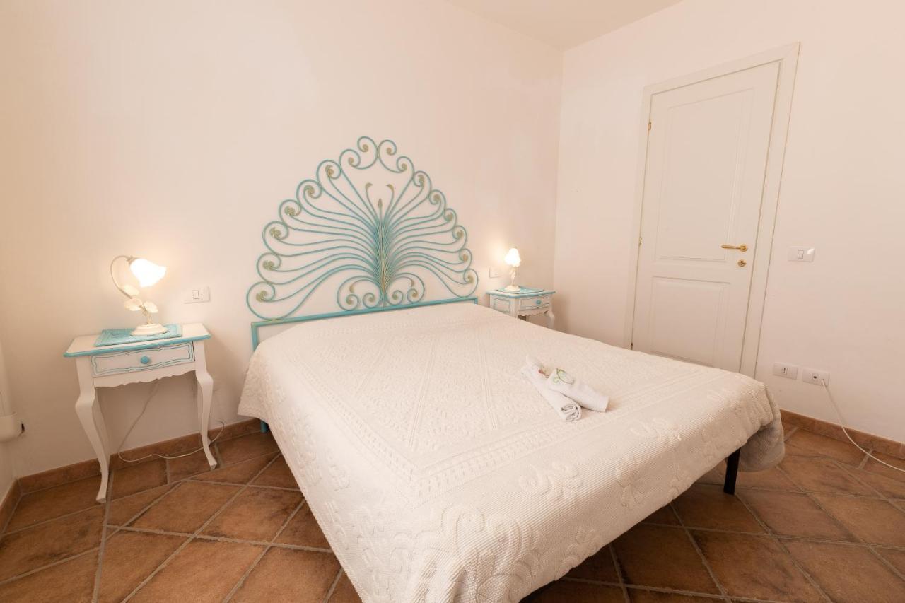 Villa Poggio dei fiori Olbia Esterno foto